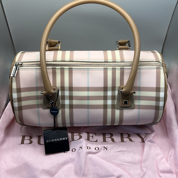 Burberry Handbags - ᯽Burberry Pink Lola Satchel ᯽ NEW - WITH PINK DUST BAG ᯽ RARE - See description